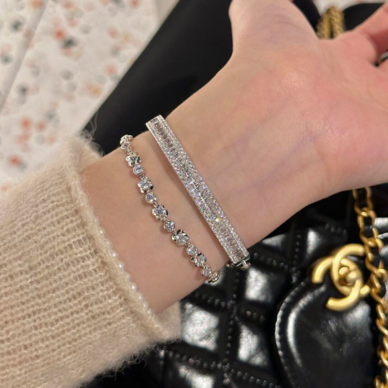 法式复古风精致锆石卡扣手镯时尚简约气质手环轻奢高级感手饰小众
