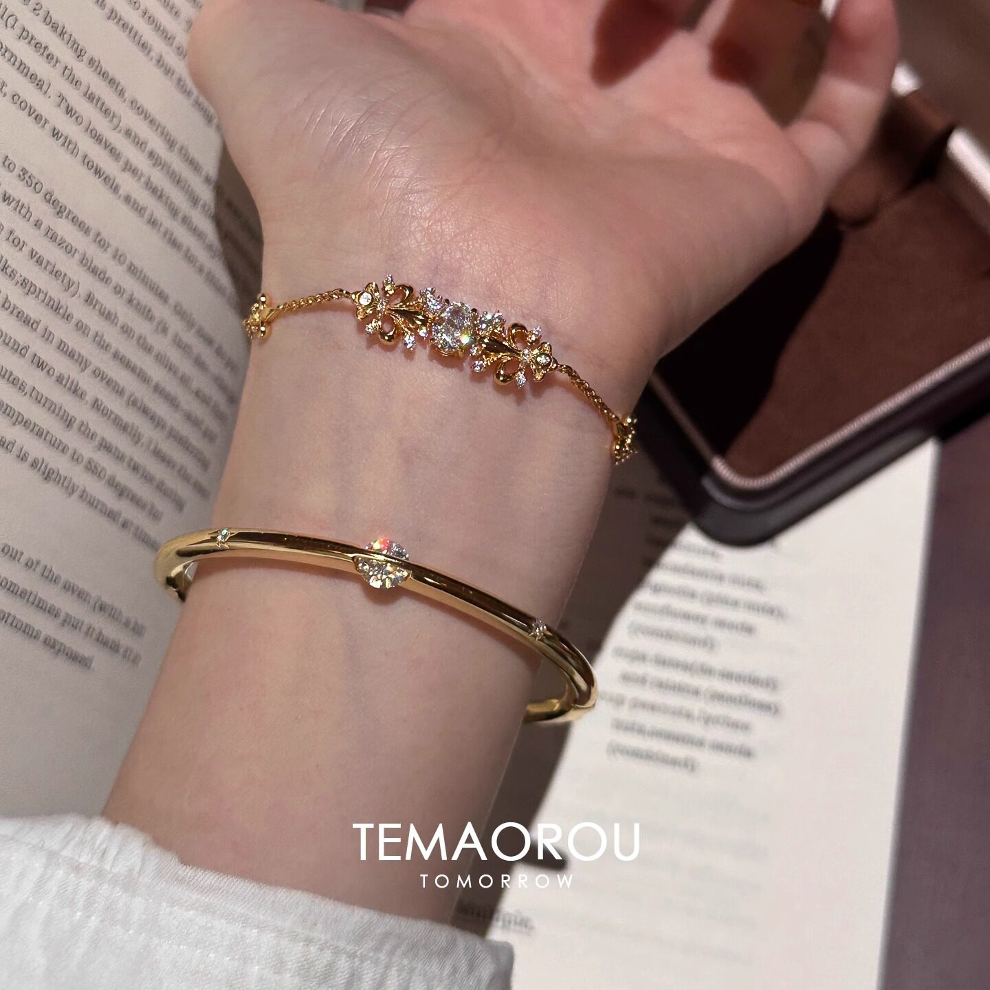 雪花鸢尾花k金般手链女叠戴手镯高级感轻奢手饰vintager精致爆闪