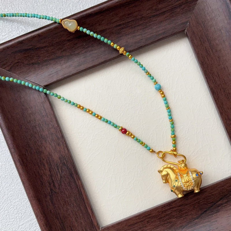 绿松石串珠小马吊坠项链女配饰春夏彩色轻奢高级感小众复古饰品