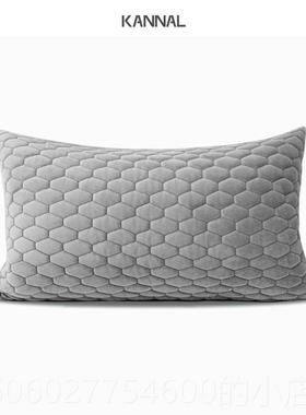 『几何抱大世界』现轻奢高级灰色真丝绒枕沙头床大靠MDO垫样板间