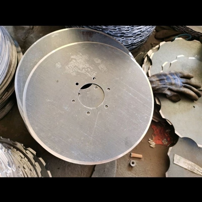 玉米播种机配件开沟圆盘直径29.5中间孔6厘米中心距86,204轴承座