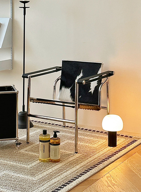 吉诺威 LC1巴斯库兰椅意式中古风设计师休闲椅柯布西耶包豪斯椅