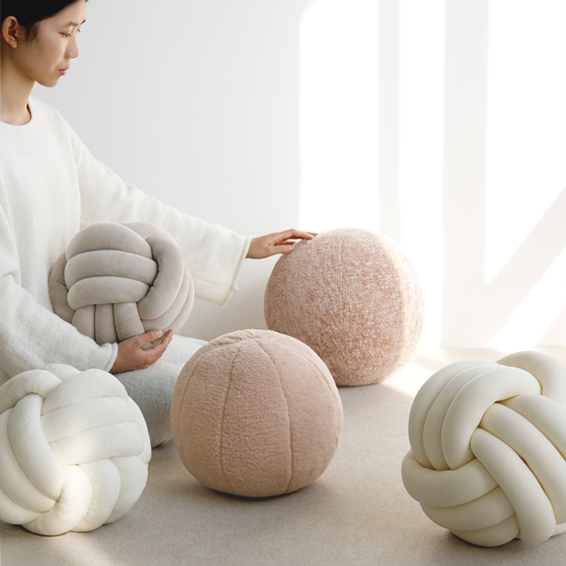 MILMIL米拉生活纯色简约圆球抱枕客厅沙发泰迪绒羊羔绒结绳球