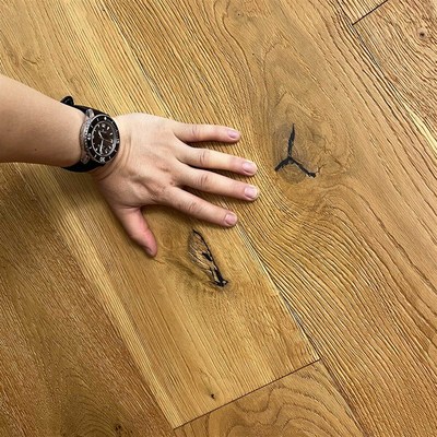 橡木原木色拉丝浮雕工艺纯三层实木地板出口欧洲地暖适用ENF环保