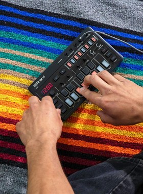 Rolnd/罗兰Compct E-人声效果器J-和弦合成器T-8节奏鼓机S-1