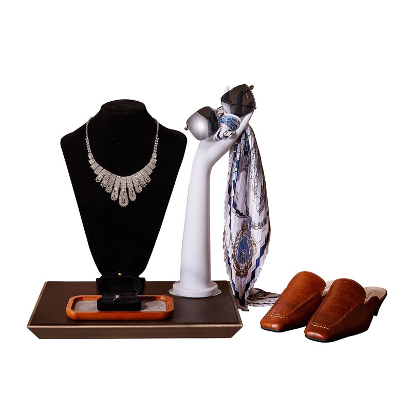 MOON慕空间样板房衣帽间女士梳妆台摆件全屋定制展厅卖场软装饰品