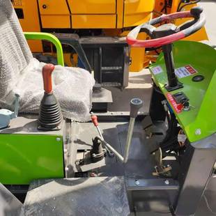 小型养殖场用259四农轮铲车小驱柴油四装 载机建筑工地工程铲车