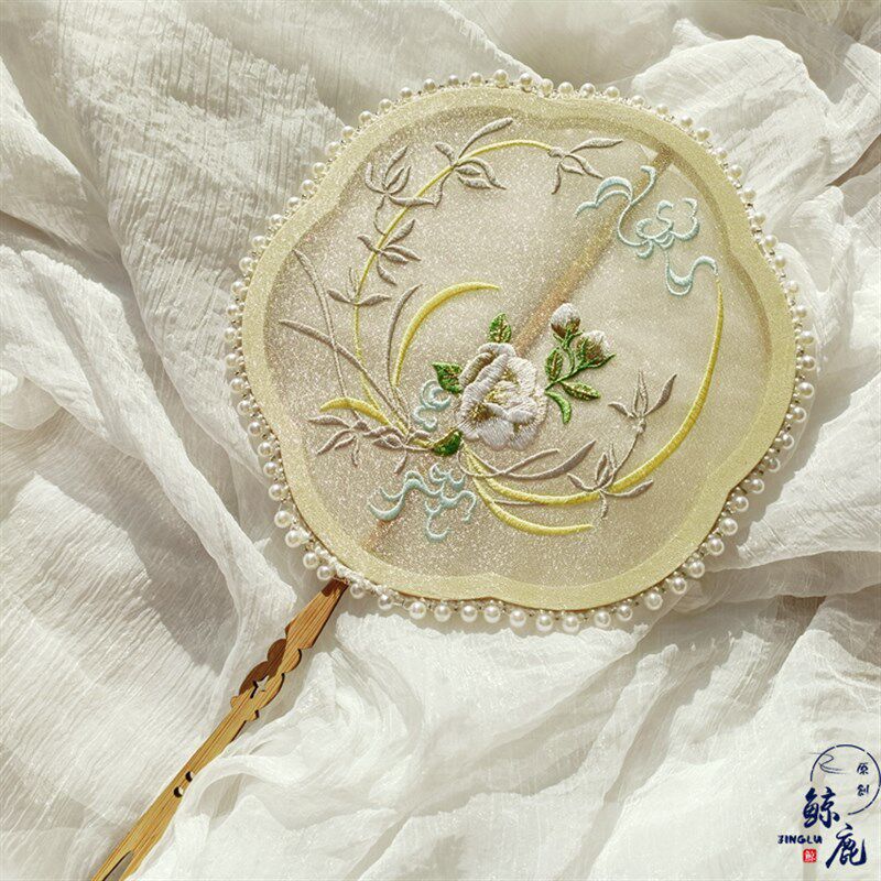 鲸鹿敦煌花珠边异形团扇短柄团扇刺绣古风拍照走秀道具汉服扇子