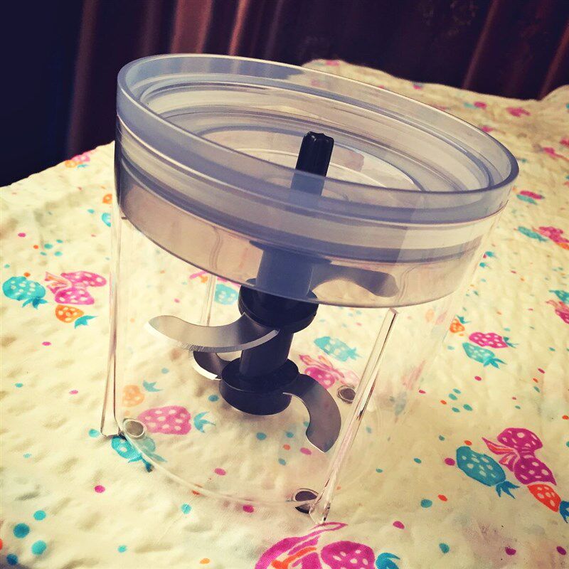 682配件 辅食料理机下面部分包括4叶刀 杯体 杯盖