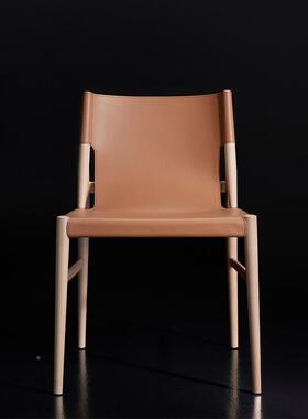 轻奢简约原木木餐椅书实桌马椅皮设计师高端鞍皮家用餐VEG厅靠椅