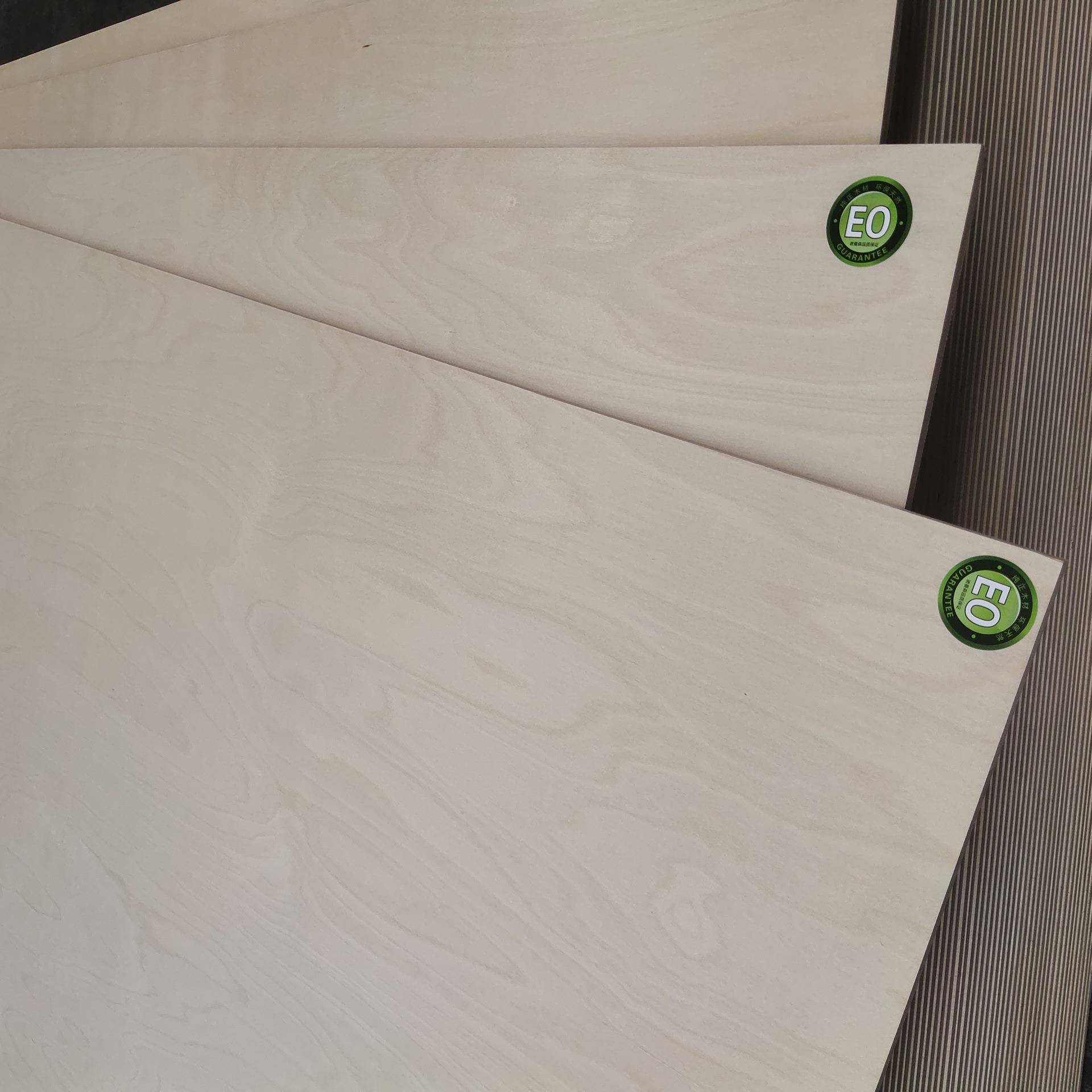 厂家E1级E0级桧木桦木榉直木松木jhb多板层轻供质胶合板