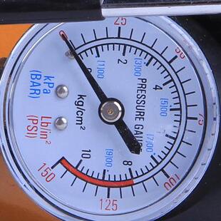 LED灯汽车充气泵车载充单气泵打54828气泵轮胎打车充气泵用气泵缸