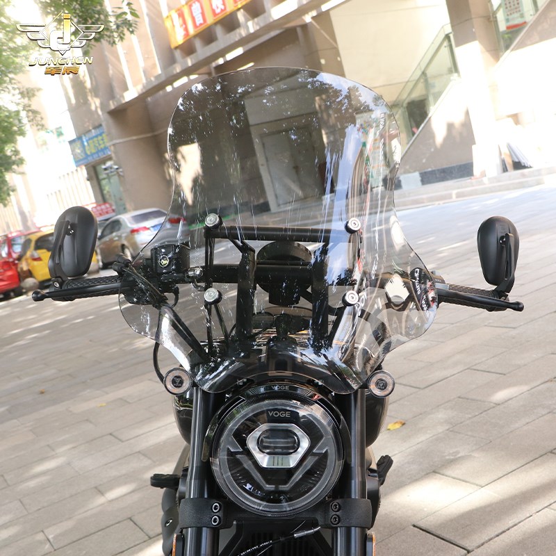 适用隆鑫无极CU0前挡风板风挡玻璃导流罩装饰板LX0-22改装件