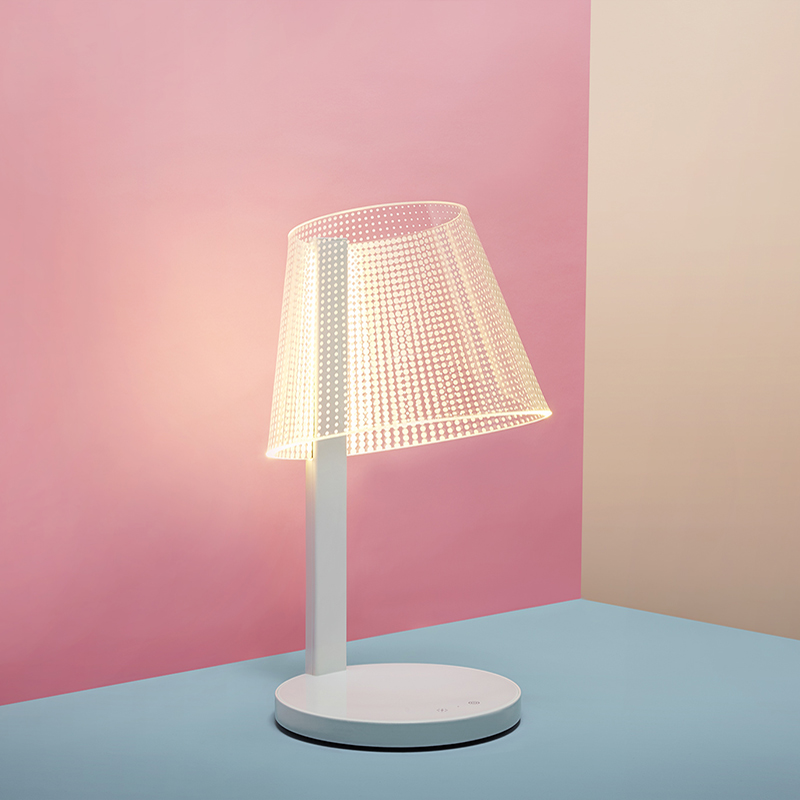 红点奖设计师后现代极简台灯卧室办公书桌无线充电智能语音床头灯