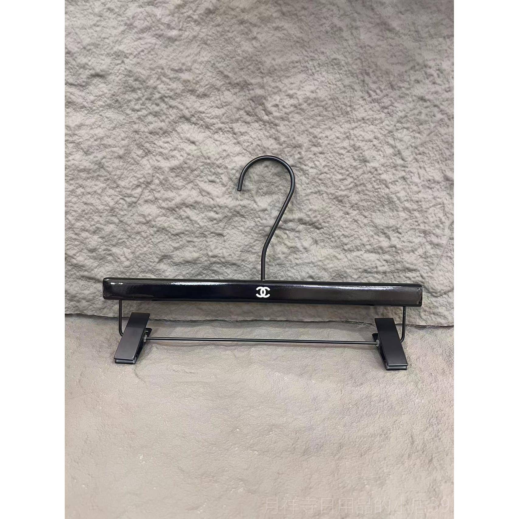 高档服装店黑白色烤漆哑衣撑女装实木防架原木质滑光无痕裤衣夹定