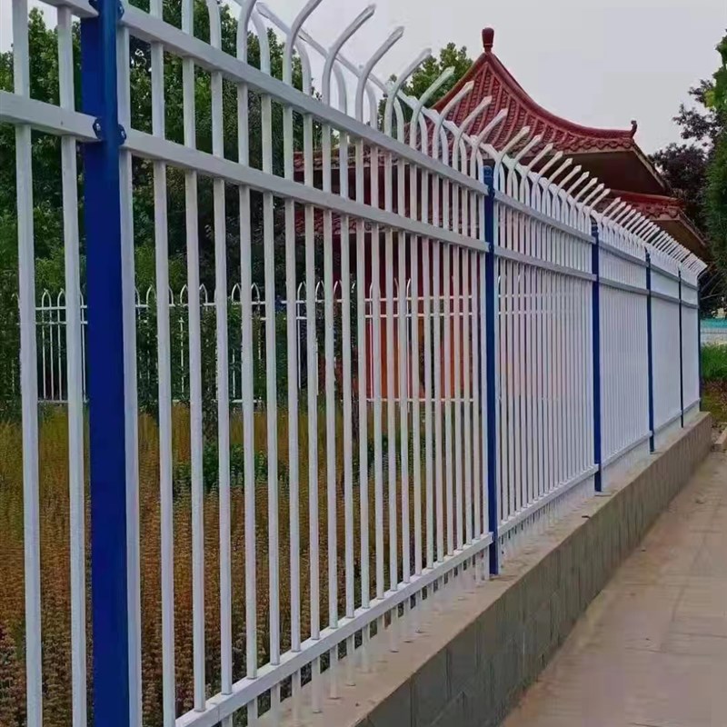 成都锌钢围栏网花园草坪围栏绿化带护栏围墙栏杆防护栏栅铁艺围栏