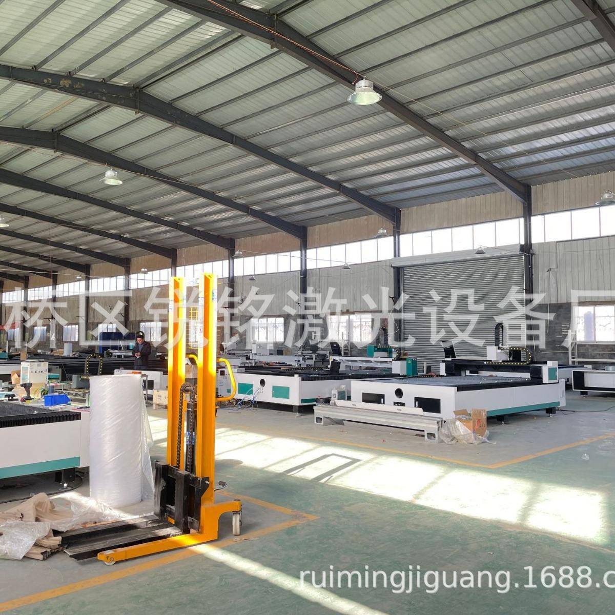 厂家大型光纤激光金属切割机1500W 2000W 3000W不锈钢厨具钣金