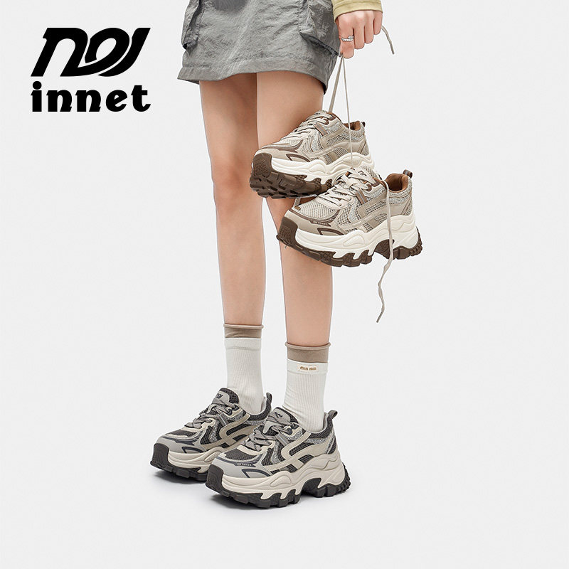innet 女士2026今年春季巨好看的流行新爆款通勤配阔腿裤老爹鞋子