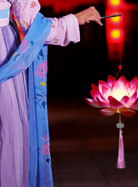 放灯行荷花灯汉服古风莲花手提灯笼舞蹈儿童红色发光拍照塑料道具