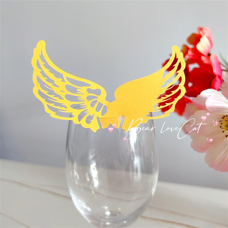 50张 镂空翅膀酒杯卡插卡 挂饰墙贴装饰卡片欧式婚礼席位卡桌卡