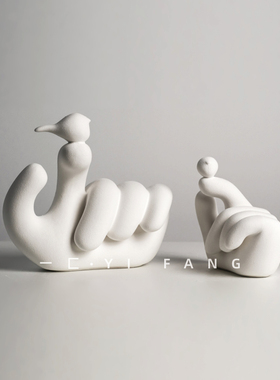 一匚 现代简约抽象人手托小鸟摆件 样板间售楼处客厅书房创意饰品