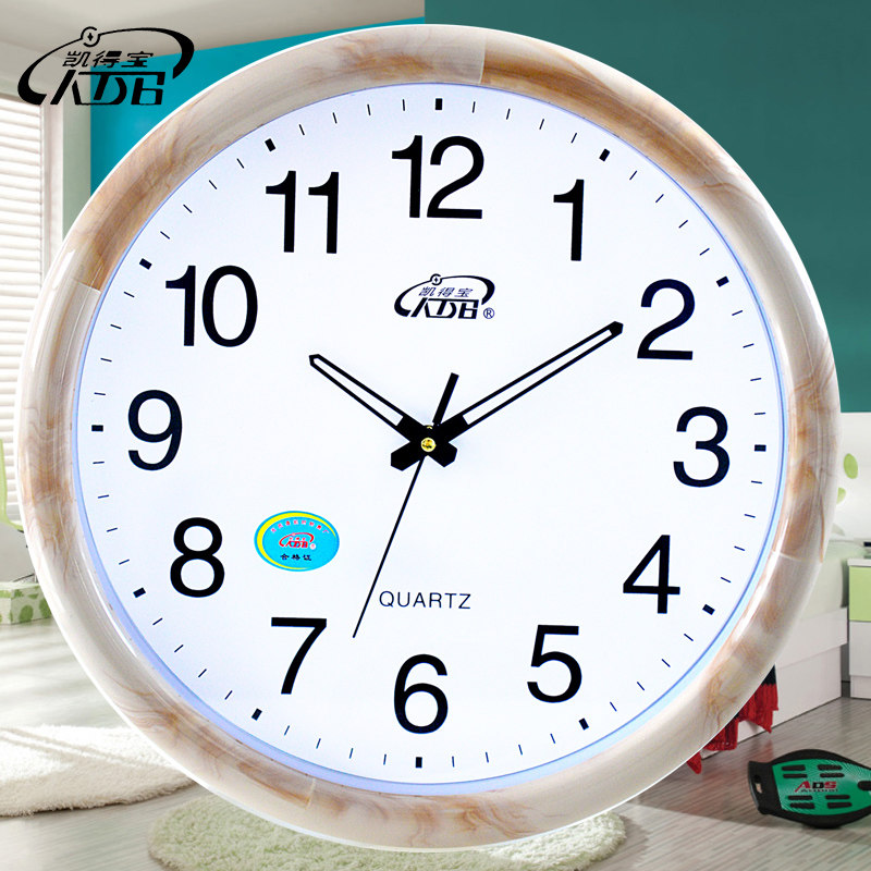 木纹壁钟表挂钟客厅圆形创意时钟挂表简约现代家庭静音电子石英钟