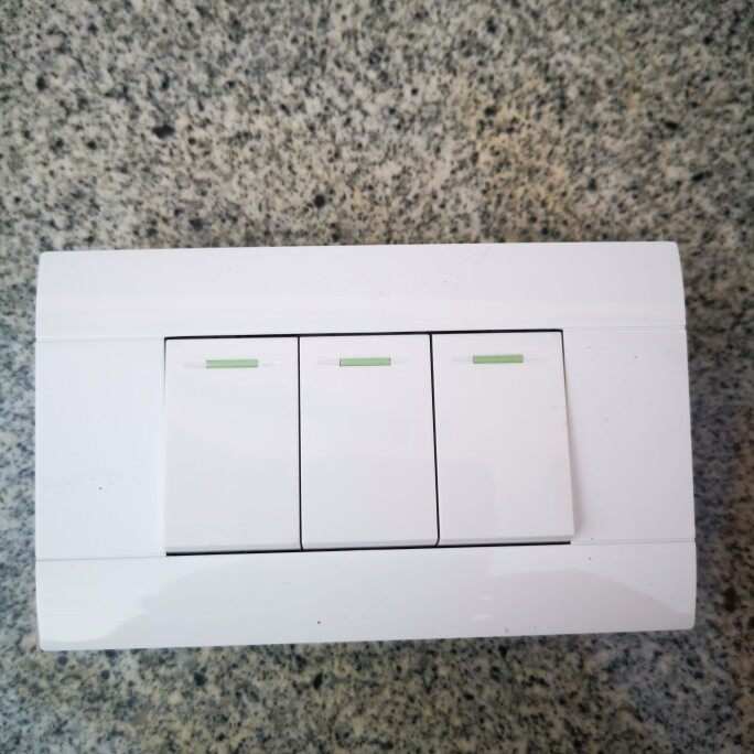 三开三位3位三门铃开关常开常闭自动复位开关面板按钮118型开关