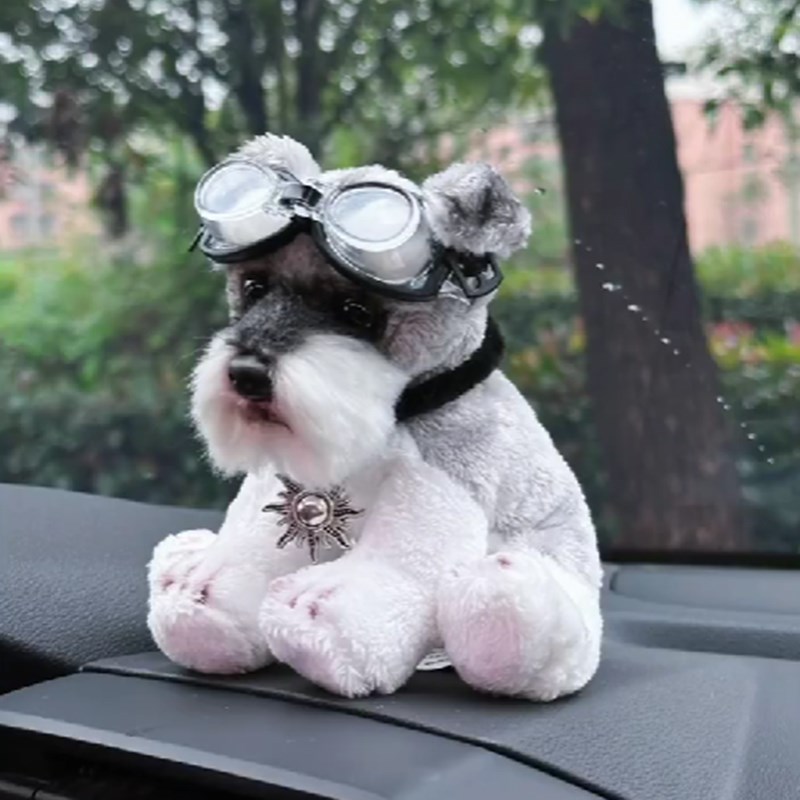 2024新款汽车摆件可爱毛绒玩偶狗狗雪纳瑞公仔车载车上装饰品摆件
