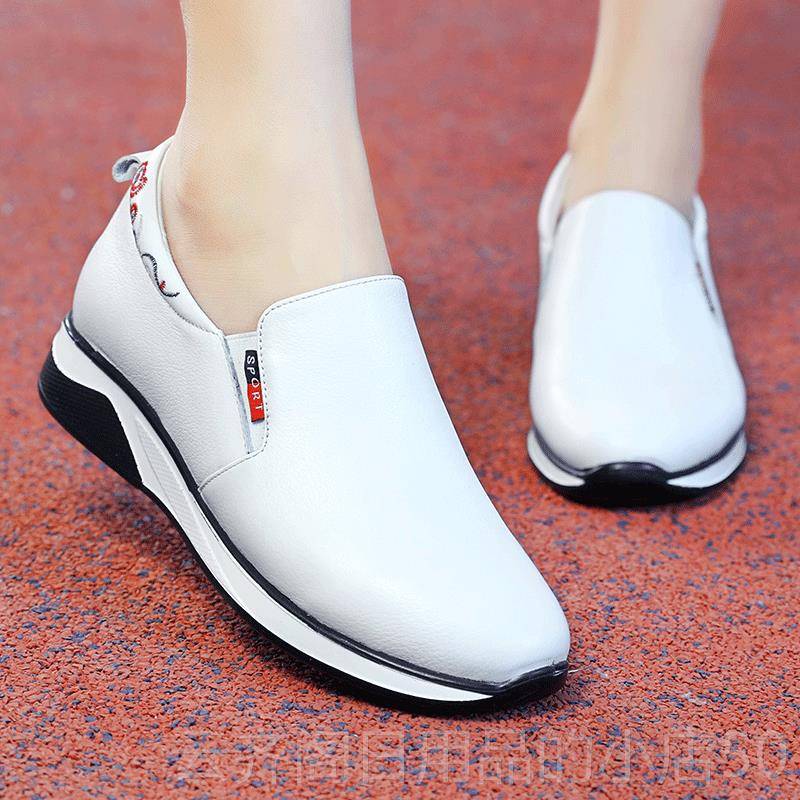 正品真皮休闲动懒鞋女士真皮皮鞋妈妈运鞋年中女式旅游鞋人一脚蹬