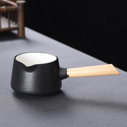 黑陶釉墨染公道杯陶瓷功夫茶具公平杯防烫木侧把分茶器家用匀杯
