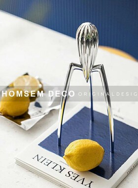 样板间客厅创意外星入侵者金属摆件售楼处接待室餐厅吧台软装饰品