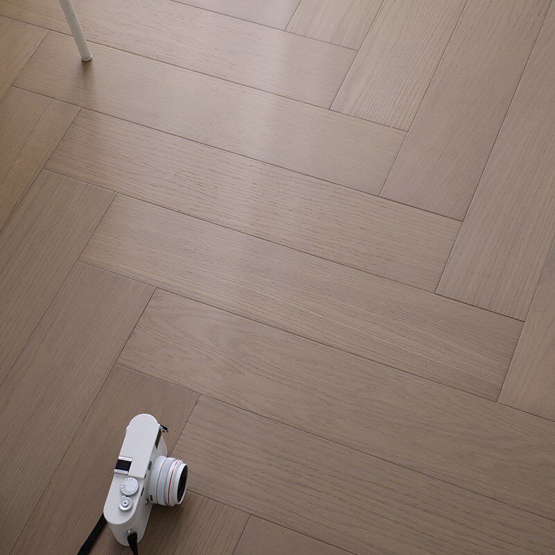 蓝琪佳尔黑胡桃新三层人字拼实木复合地板橡木地暖大锁扣家用环保