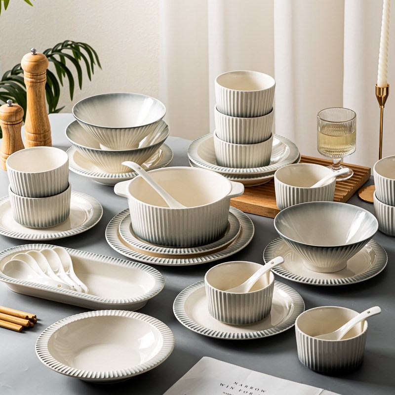 釉下彩碗具家用陶瓷碗碟套装2024新款高档碗盘勺餐具组合乔迁送礼