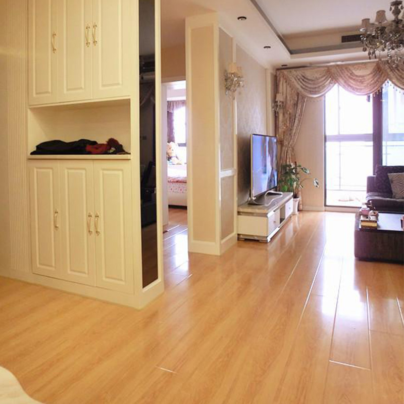 龙叶G01家用环保防水耐磨地暖厂家直销金刚板强化复合木地板12mm