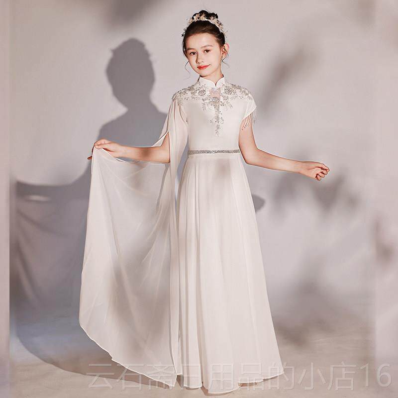 高档2025礼新款儿童服白色花民中式旗袍女童弹古筝演出童服乐演奏