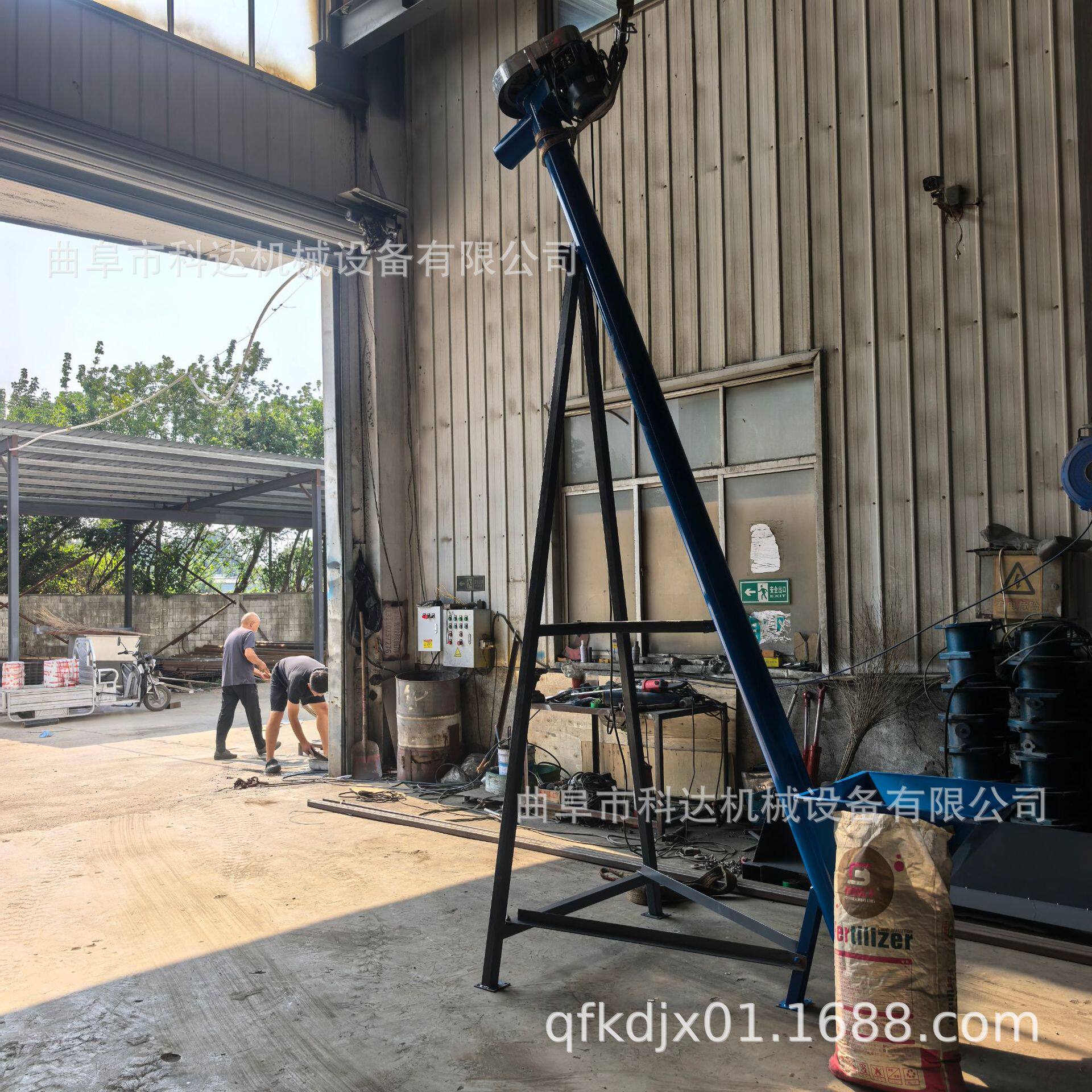 倾斜提升珍珠岩螺旋给料机大产量提升粮食颗粒螺旋喂料机