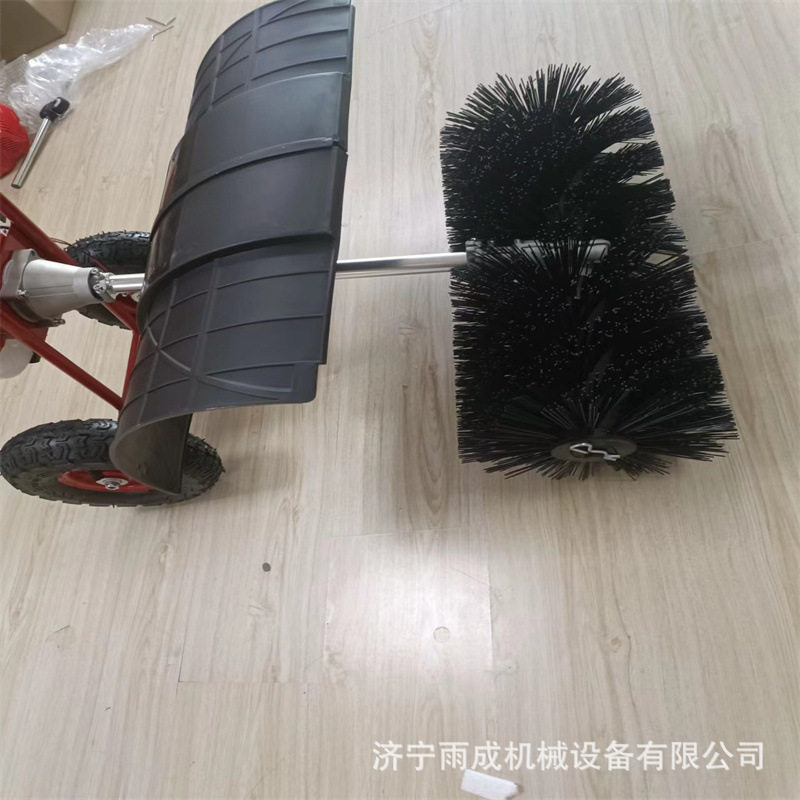 足球场汽油梳草机 操场手扶式梳草扫灰机 人造草坪充砂梳理机