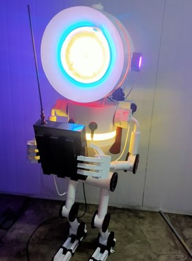 复古铁艺朋克金属机器人装饰迎宾门童酷炫餐厅工业风落地艺术摆件