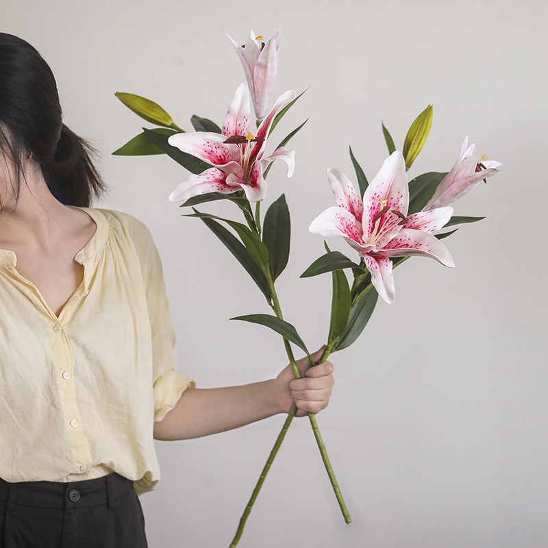 手感保湿百合仿真花长枝装饰假花客厅摆设婚庆造景绢花法式重工