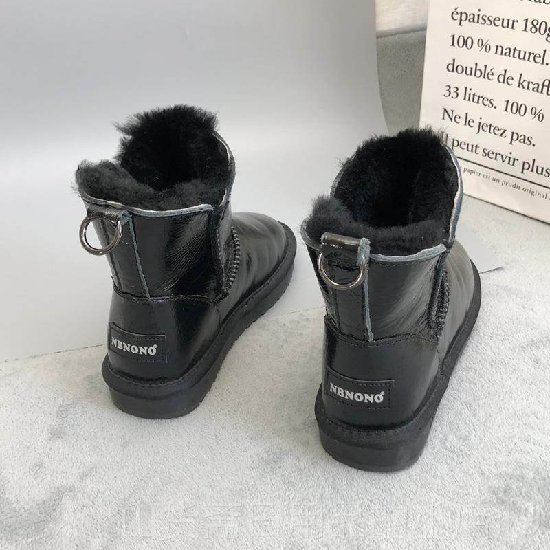 高档2皮023新款光面牛防水雪地靴女羊皮毛一体短筒加厚暖大冬码保