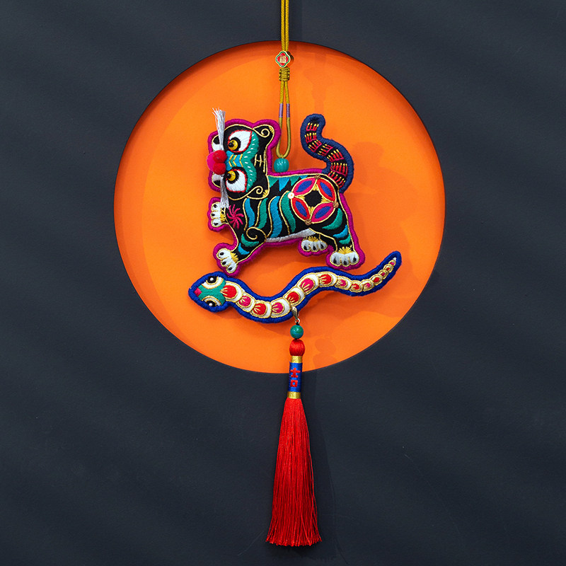 王的手创 虎踩五毒刺绣手工diy材料包立体双面自绣高端平安符成品