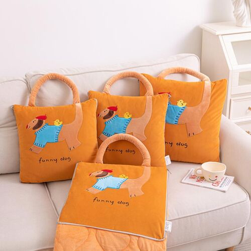 提手小狗抱枕被两用多功能办公室午睡盖毯车用靠垫沙发毯新款冬季