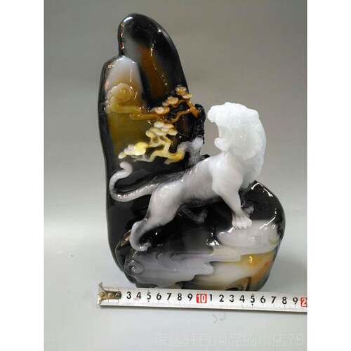 高档虎天啸山林仿古工艺品摆件复古怀旧然独 山玉原石芙蓉石雕