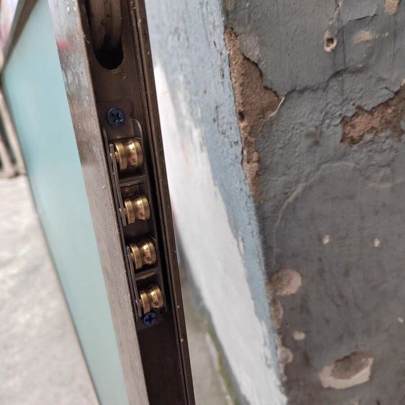 塑钢门窗滑轮老式推拉门移门玻璃窗户轨道下配件铝合金凹槽滚轮子