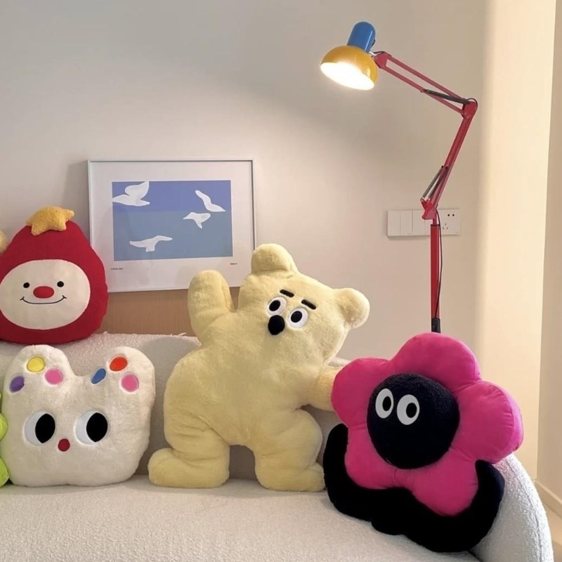 奶油风抱枕超软女生睡觉沙发靠枕客厅装饰飘窗可爱公仔毛绒玩偶