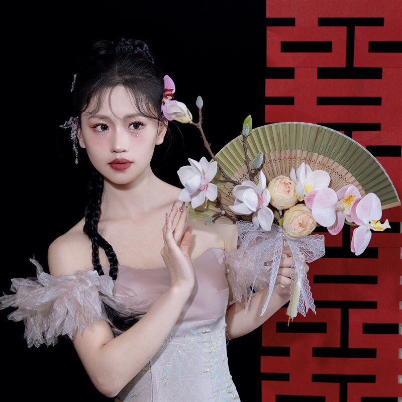 团扇手捧花新娘扇子晨袍结婚折扇婚礼秀禾喜扇婚扇高级感手工成品