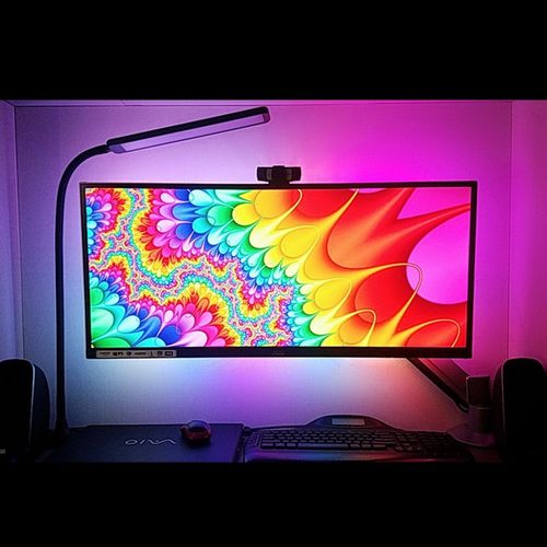 电脑显示器液晶屏RGB流光溢彩随屏同步变化背景灯氛围灯光LED灯带