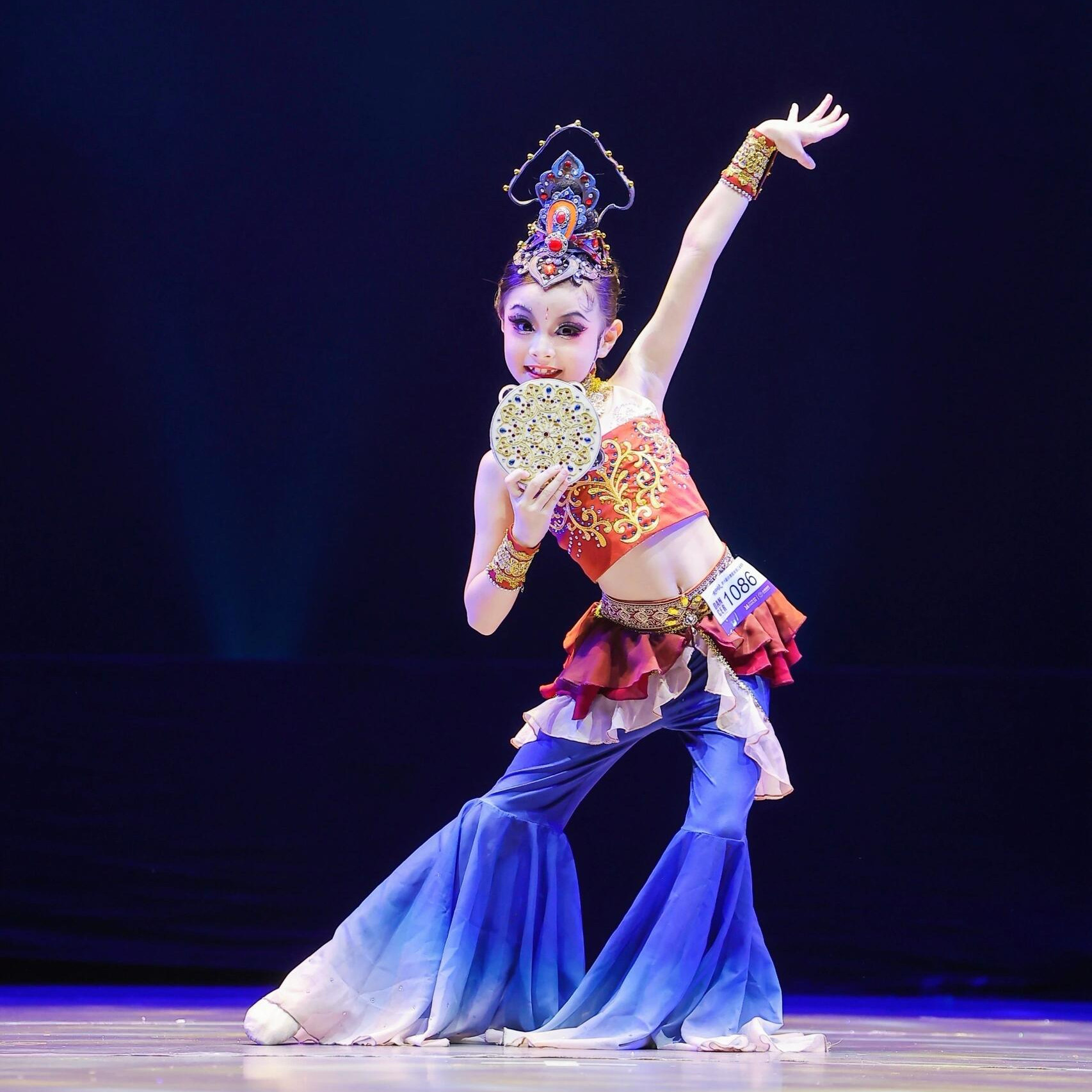 敦煌舞蹈儿童飞天乐鼓妙音古典舞反弹琵琶民族服装道具铃鼓演出服