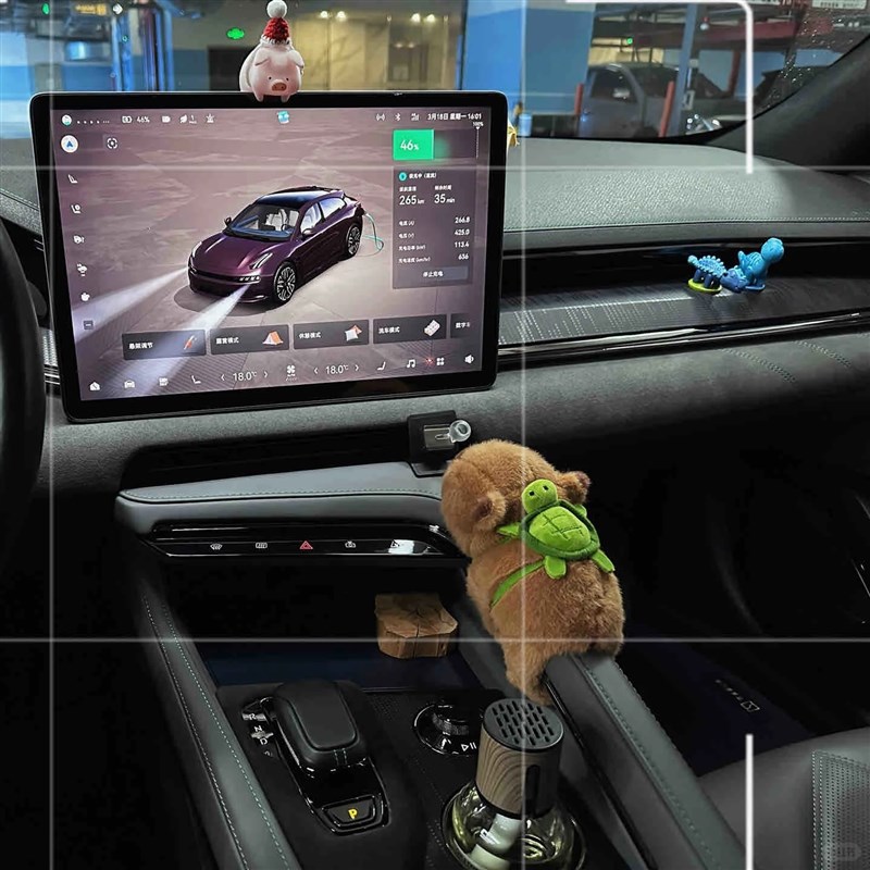 卡皮巴拉汽车扶手内装饰中控台摆件档把雨刮器品车载可爱毛绒玩偶