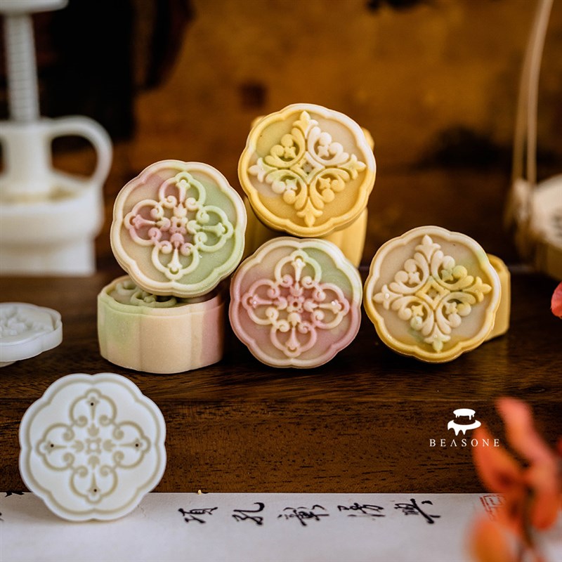 50克 新款中式望舒窗花月饼绿豆糕桃山皮冰皮中式国风糕点手压模